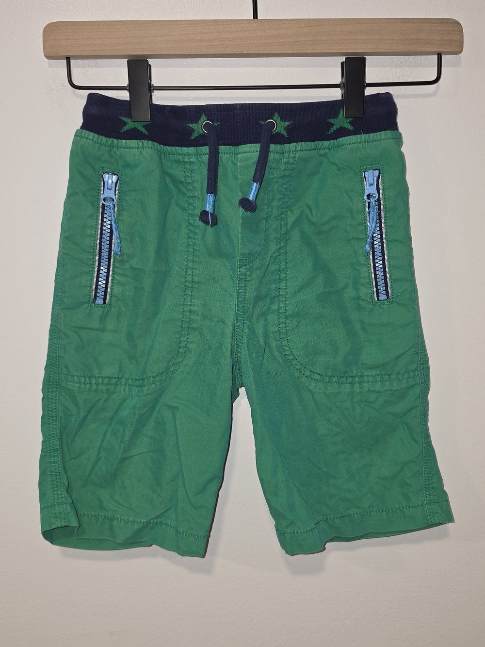 Mini Boden Green Cotton Shorts with Navy Star Waistband and Blue Zip Accent SZ 7